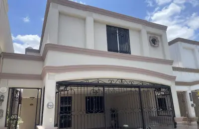 Casa en renta 2 pisos Cumbres
